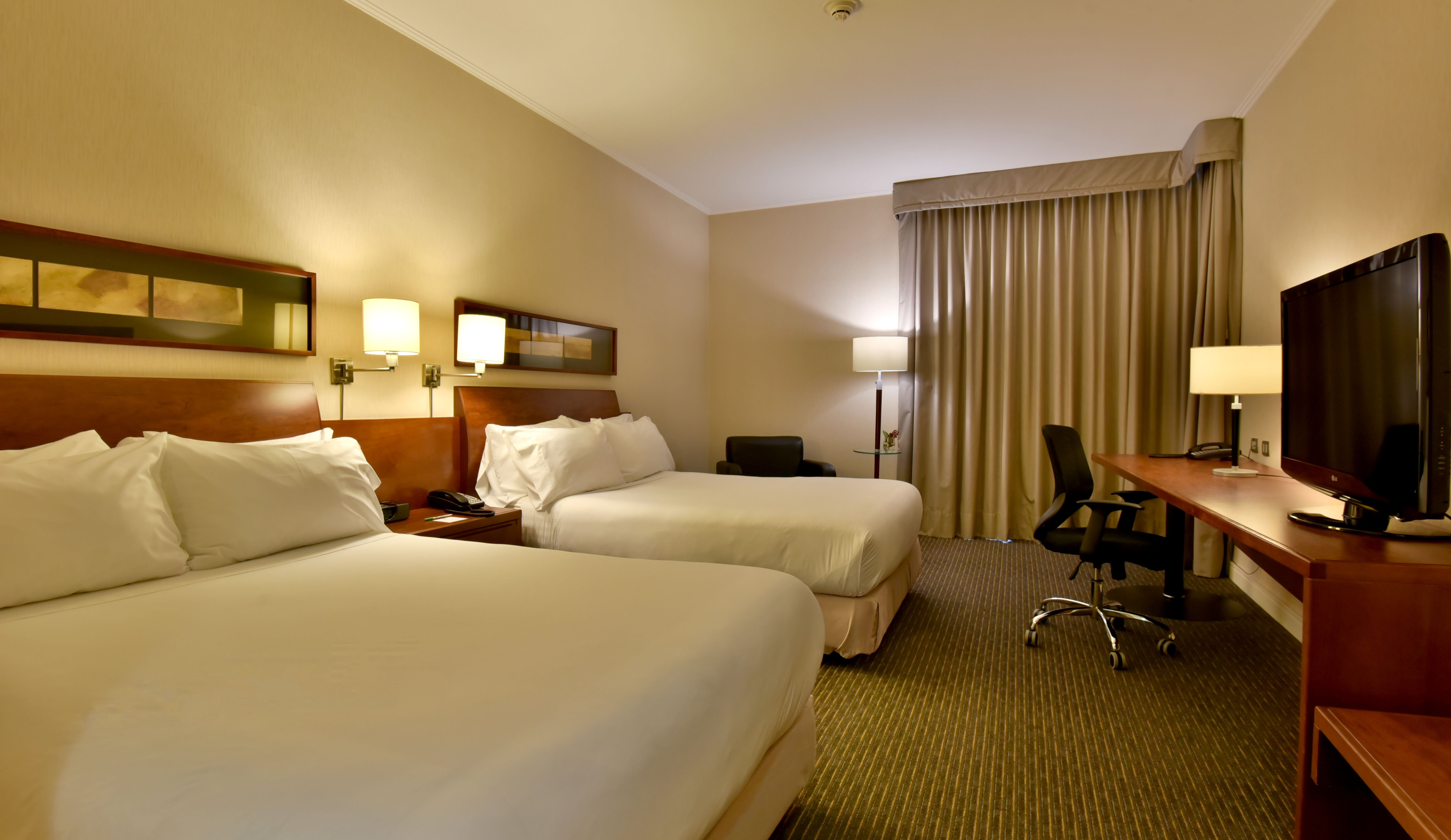 Holiday Inn Santiago Airport 23/75