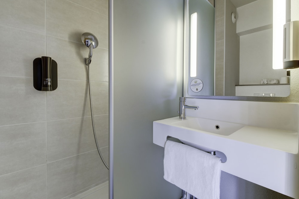 غرفة سوبيريور بسرير مزدوج، B&B Hotel Marseille Prado Velodrome 5/6