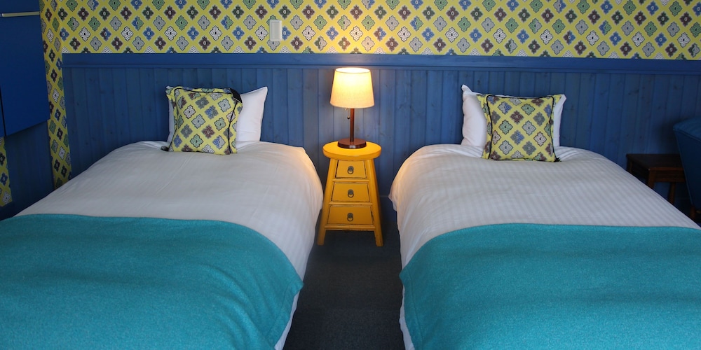 Hotel Wellies 12/76