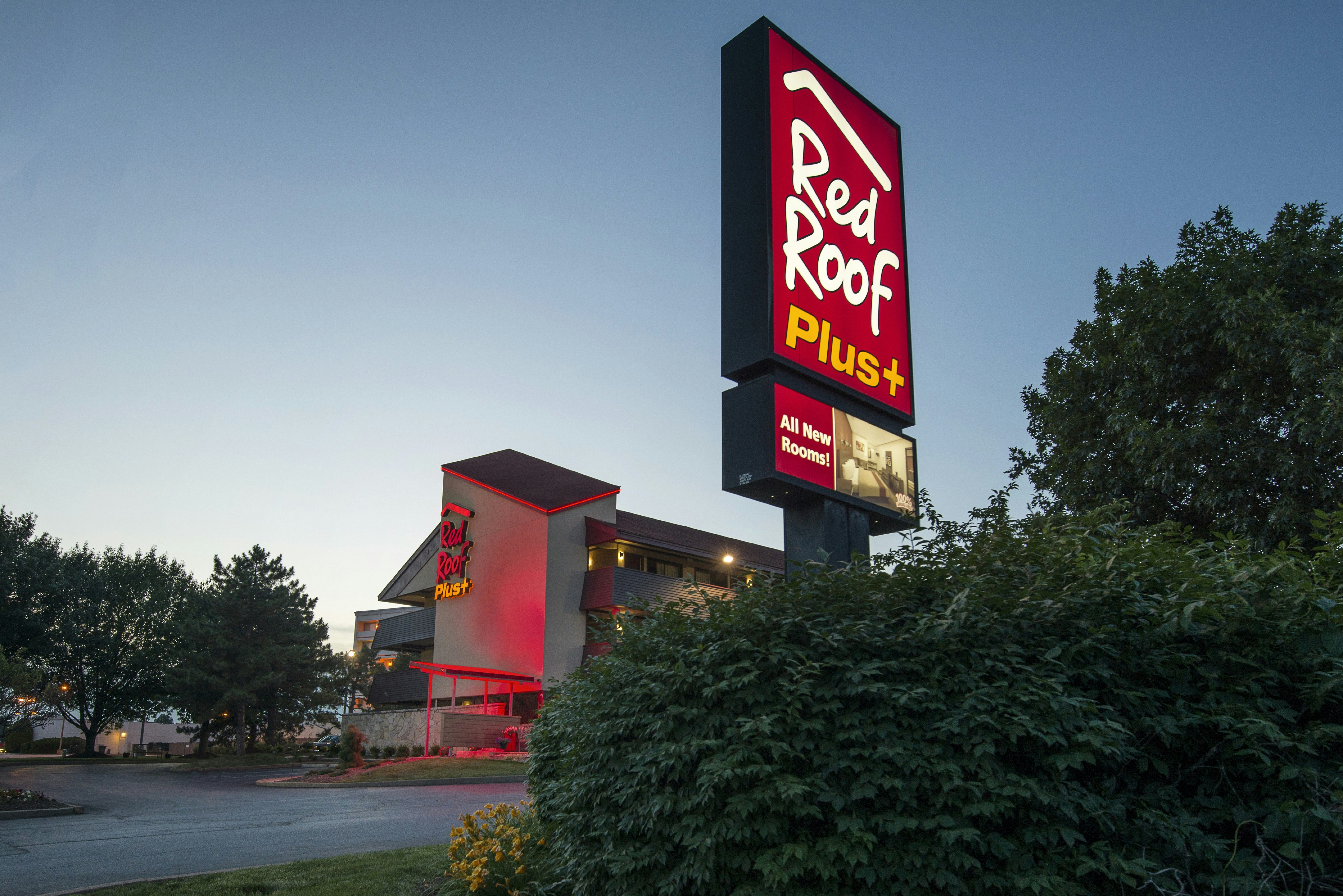 Red Roof PLUS St Louis - Forest Park/Hampton Ave 8/34