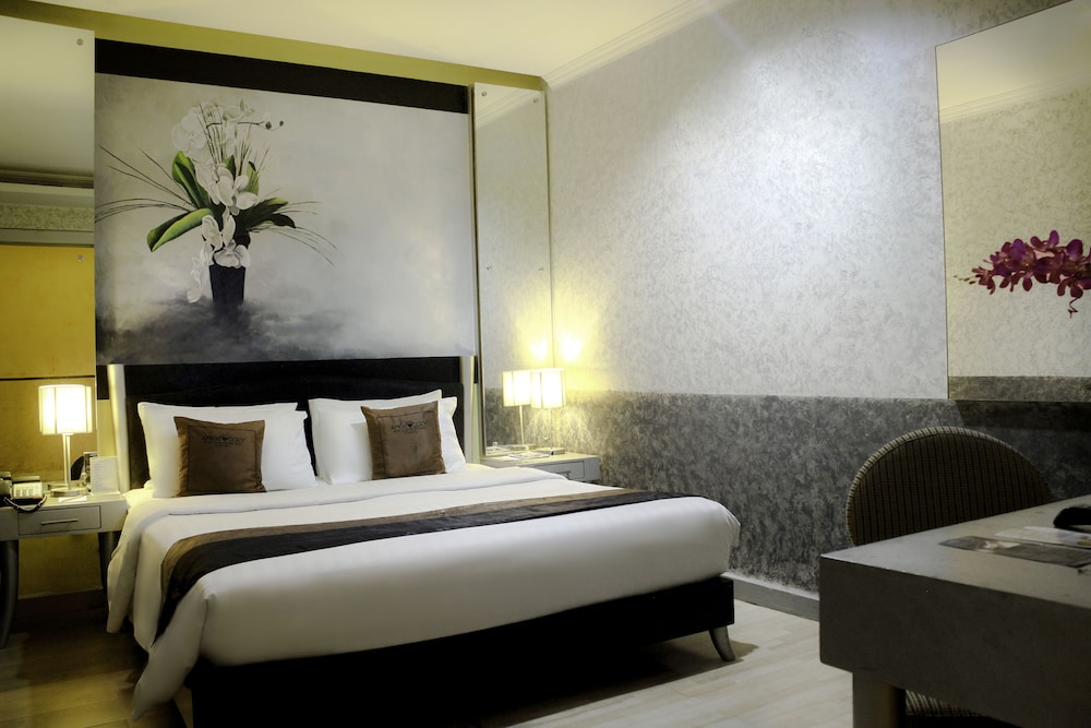Amos Cozy Hotel 34/66