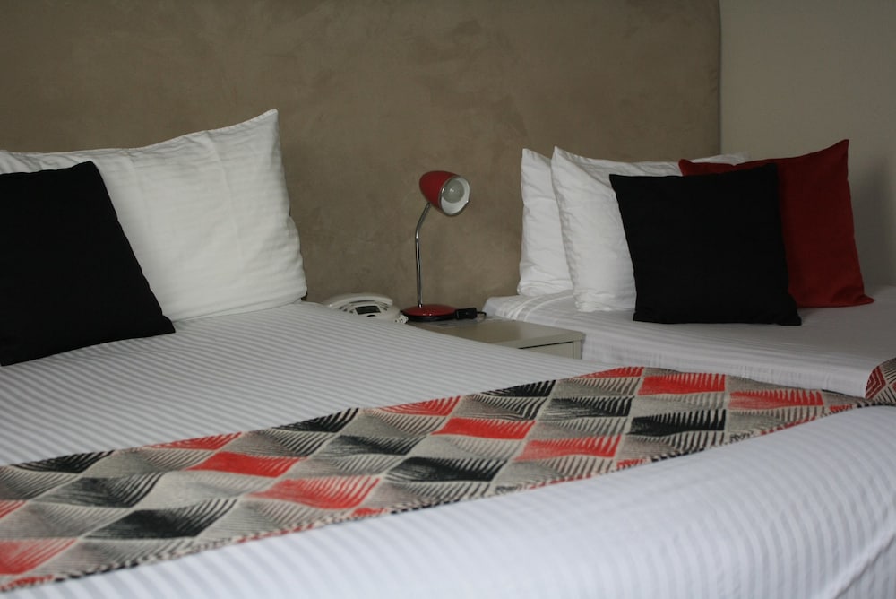 The Statesman Hotel 14/32