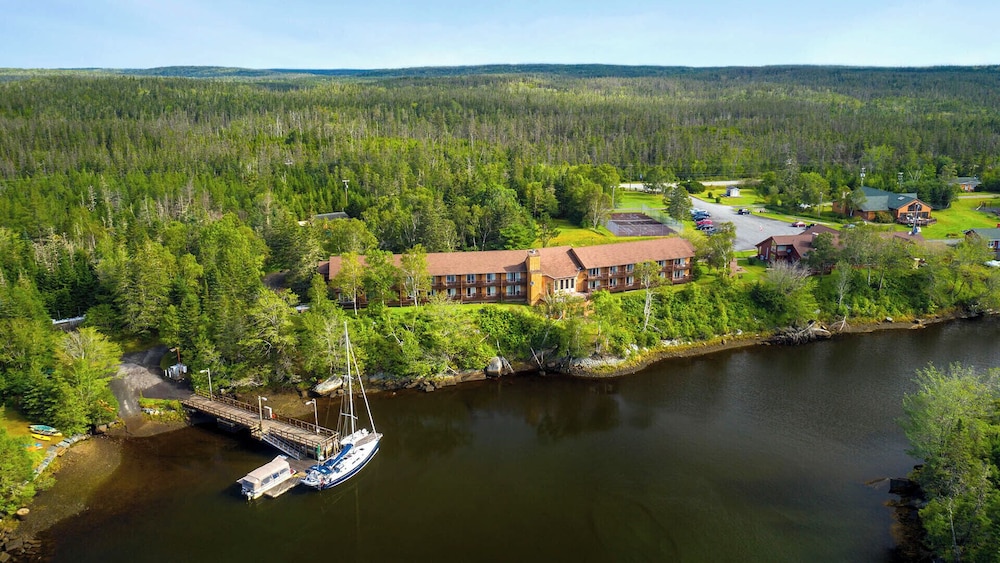 Liscombe Lodge Resort and Conference Centre 44/45