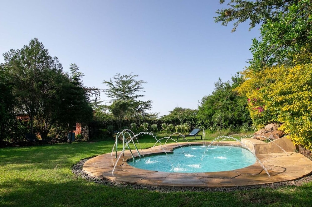 Punda Milias Camp Nakuru 41/50