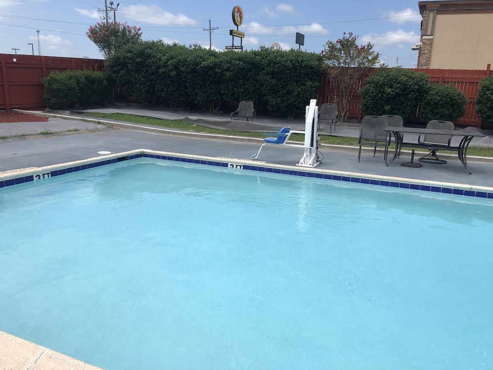 Quality Inn Madisonville TX 26/41