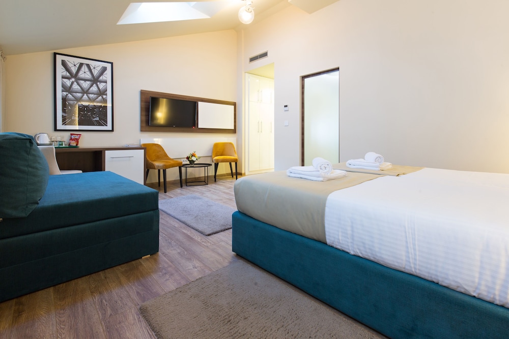 Marquise Hotel 17/49