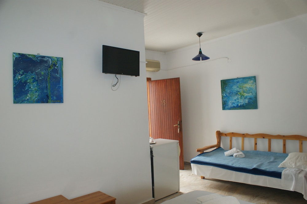 Hotel Eleftheria 25/45