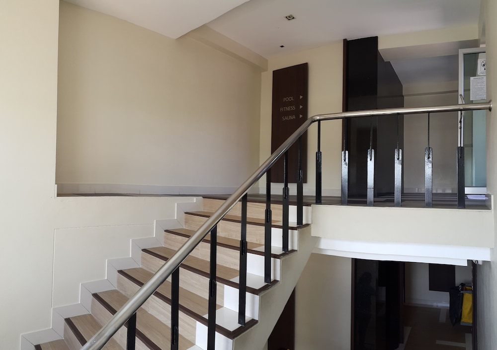 April Suites 35/64