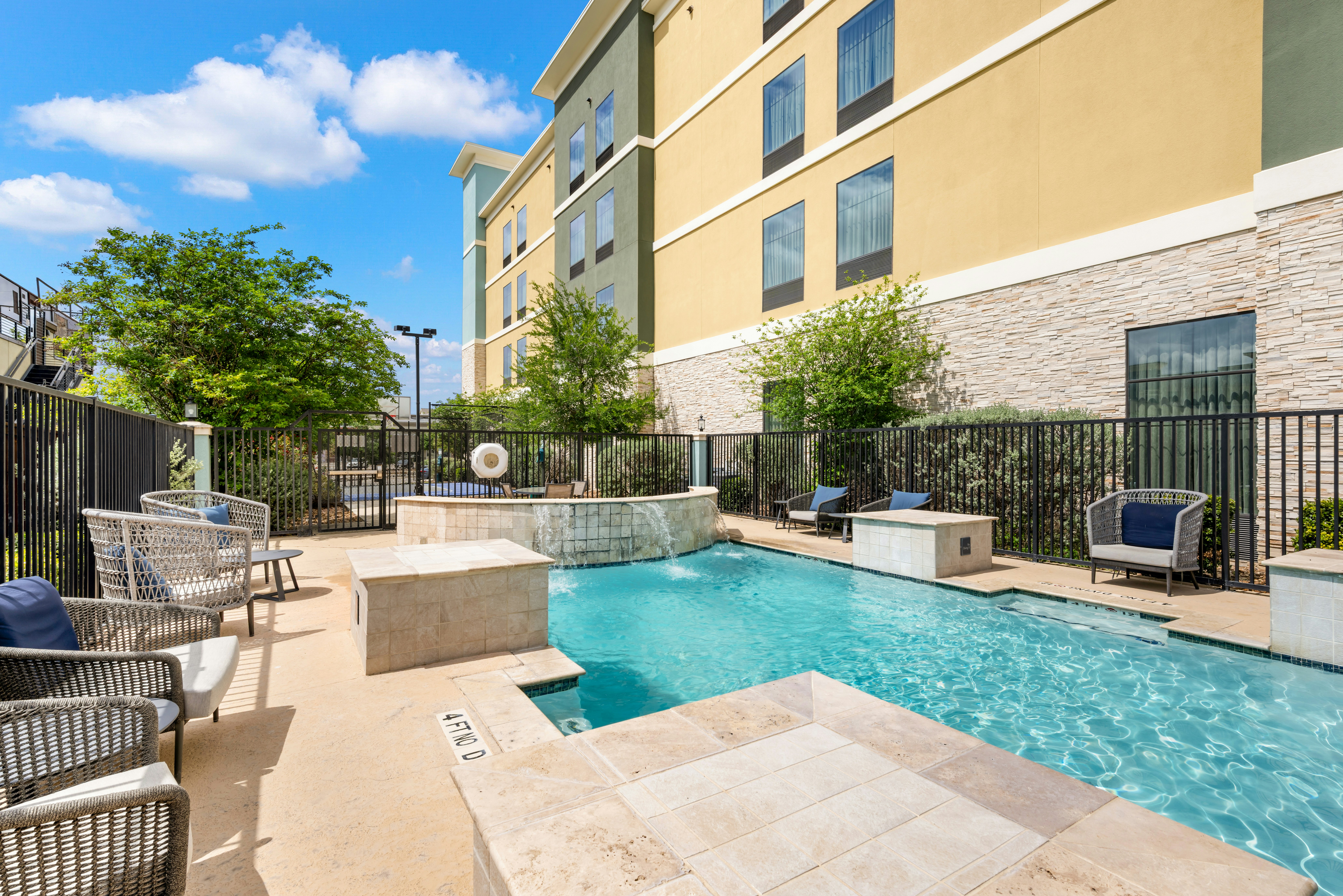 HOMEWOOD SUITES BY HILTON NEW BRAUNFELS 75/81