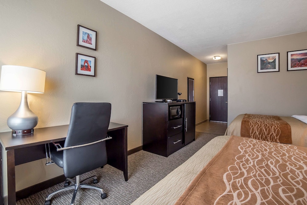 Comfort Inn and Suites Vernal National Monument Area 35/42