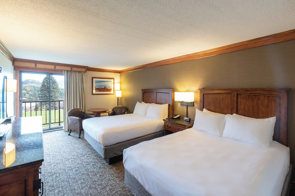 Standard, 2 Queen Beds, Lake View