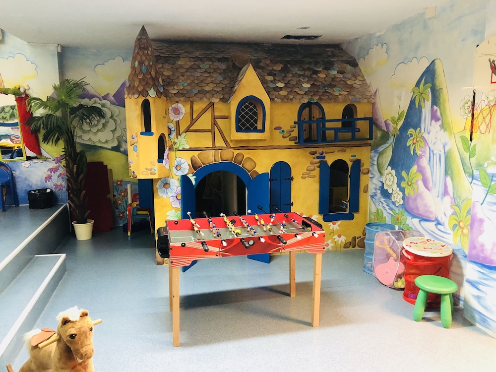 Regency Torviscas Apartments And Suites 57/63