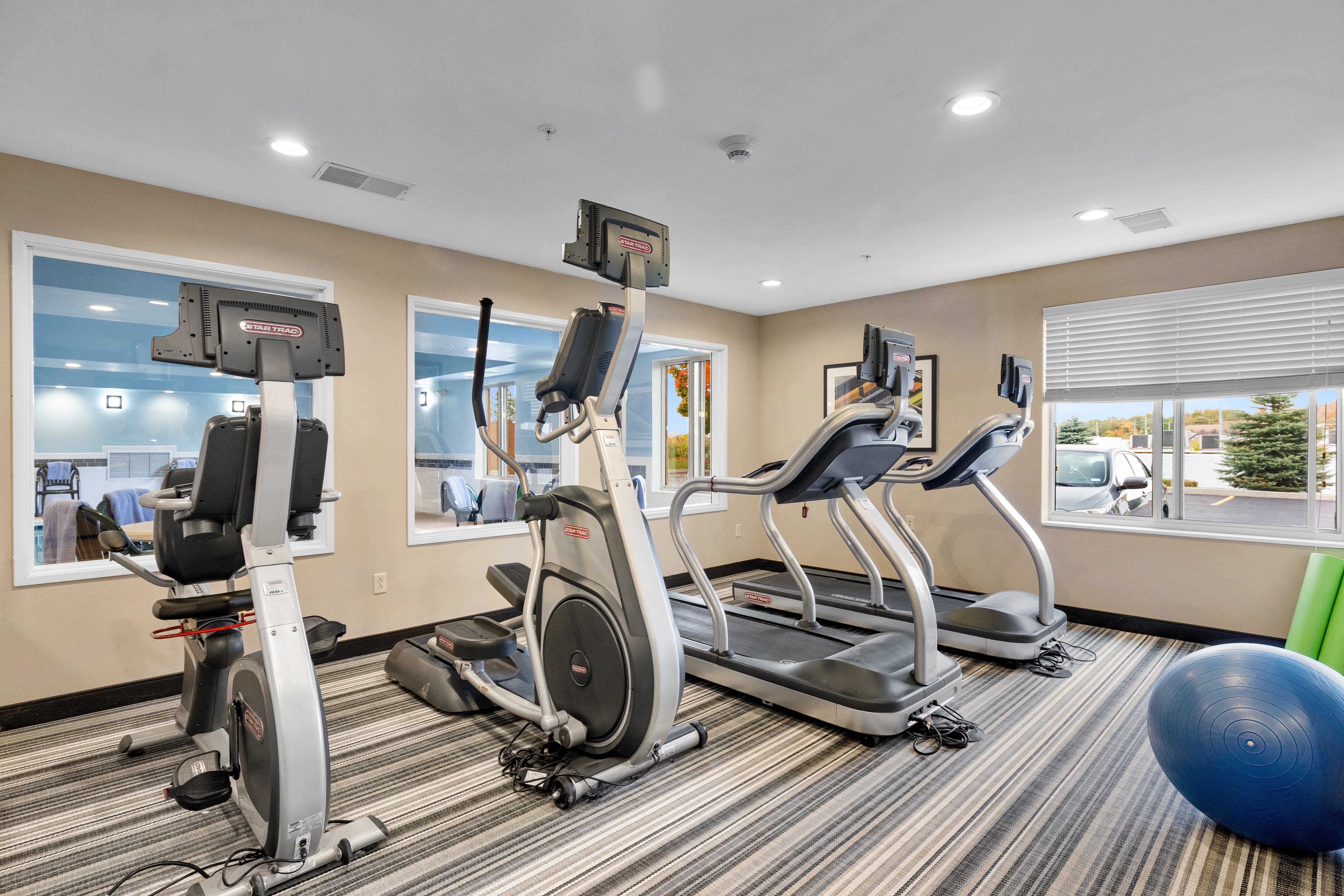 Candlewood Suites Erie 24/40