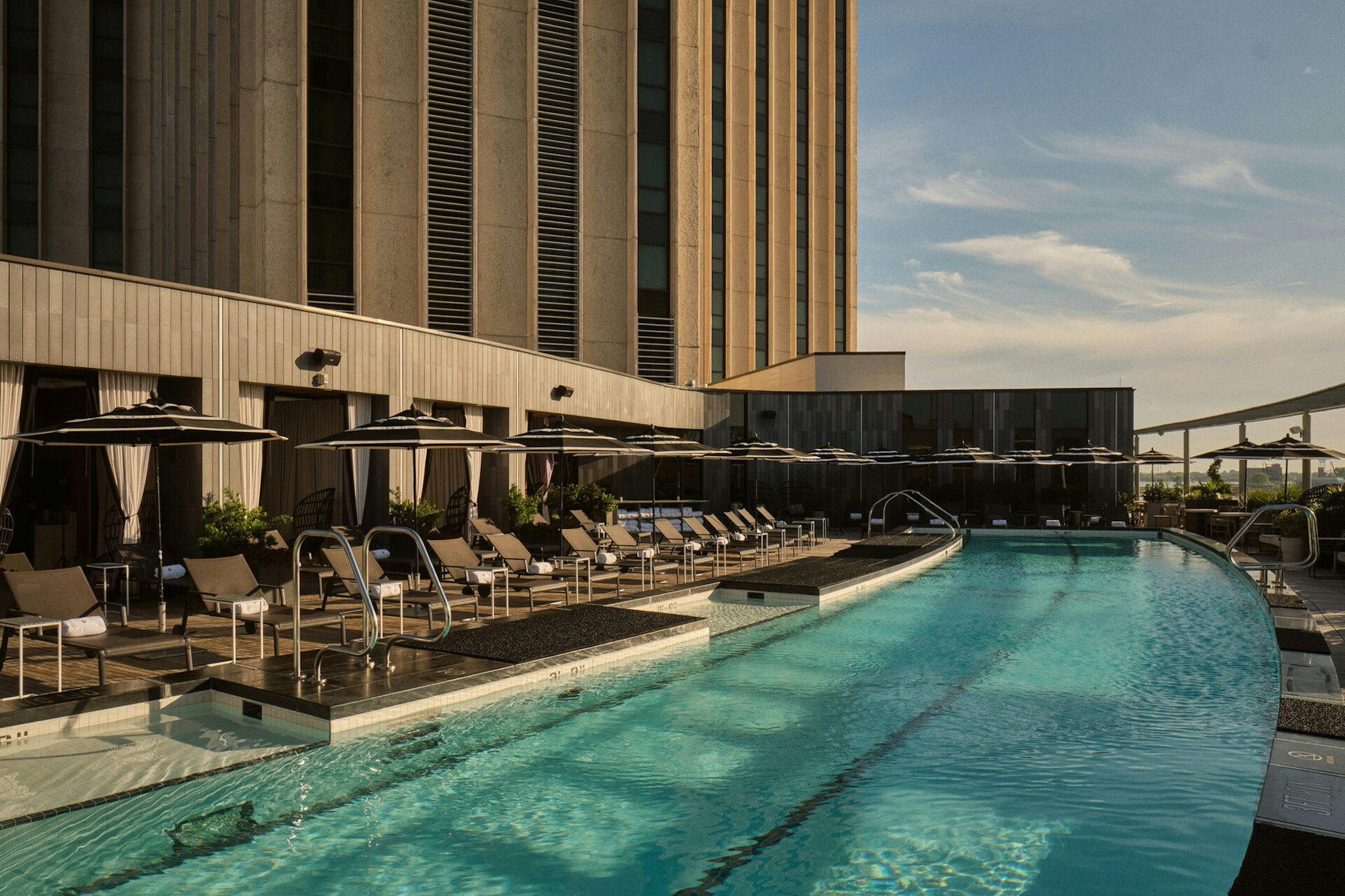 Four Seasons Hotel New Orleans 39/80