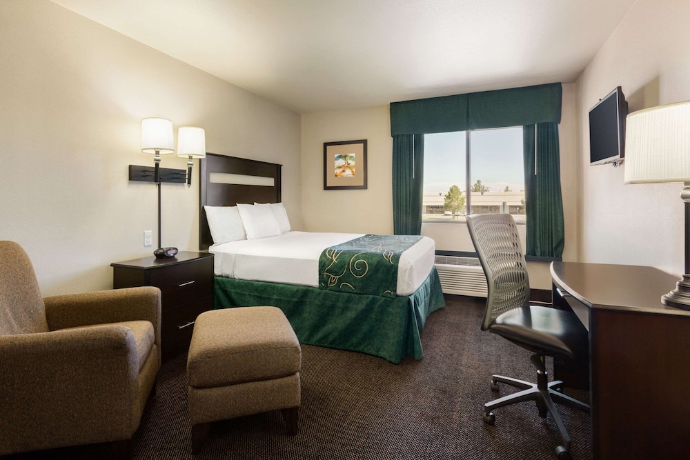 Travelodge by Wyndham Santa Teresa 12/27