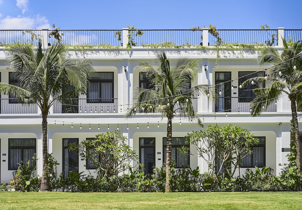 Nesta Hotel Danang 2/50