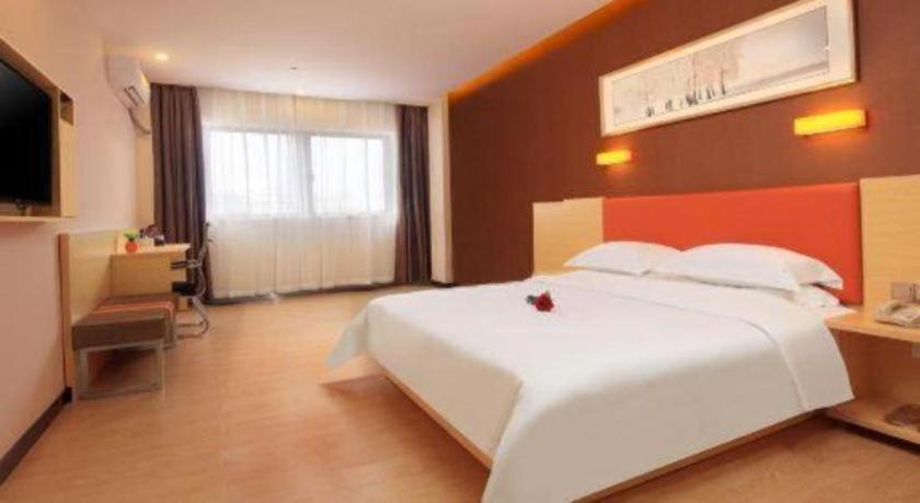 7 Days Premium (Shenzhen Dalang Commercial Center) 28/44