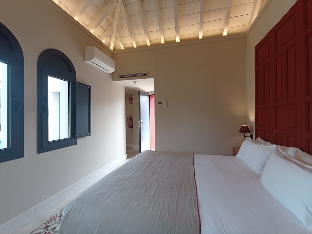 Tower, Suite، Colectia Parada del Marques 3/10