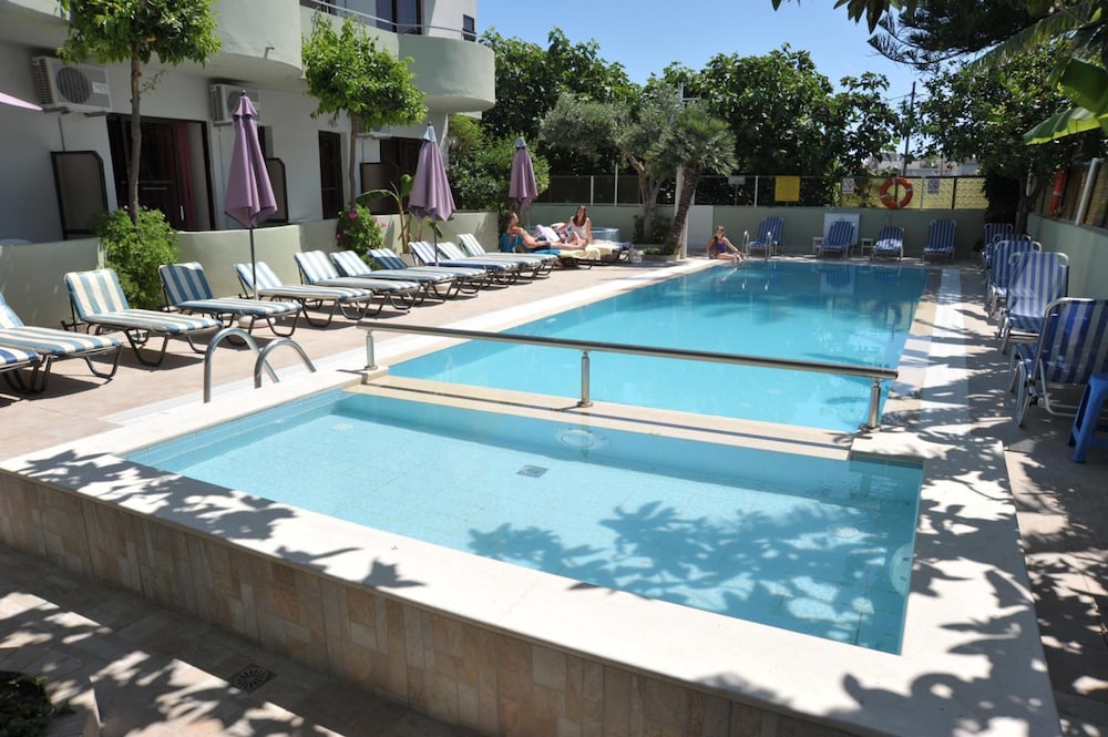 Anseli Hotel Apartments and Studios 30/33