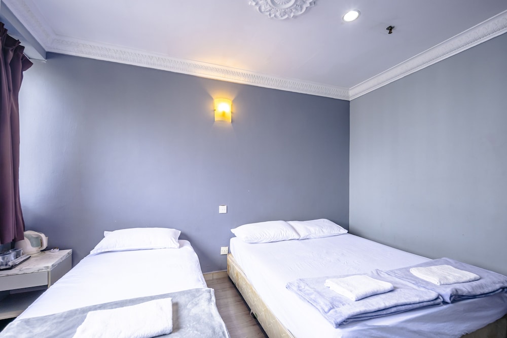 K Hotel 12 9/16