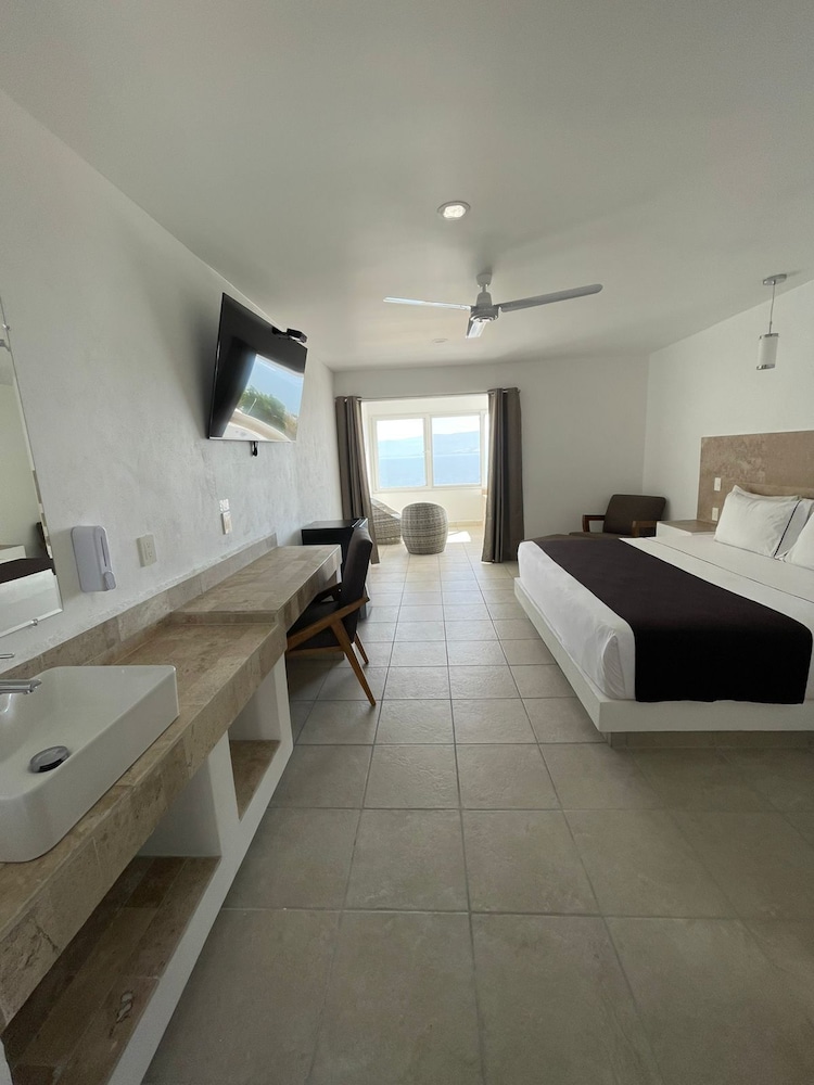 Hotel Balneario San Juan Cosalá 8/37