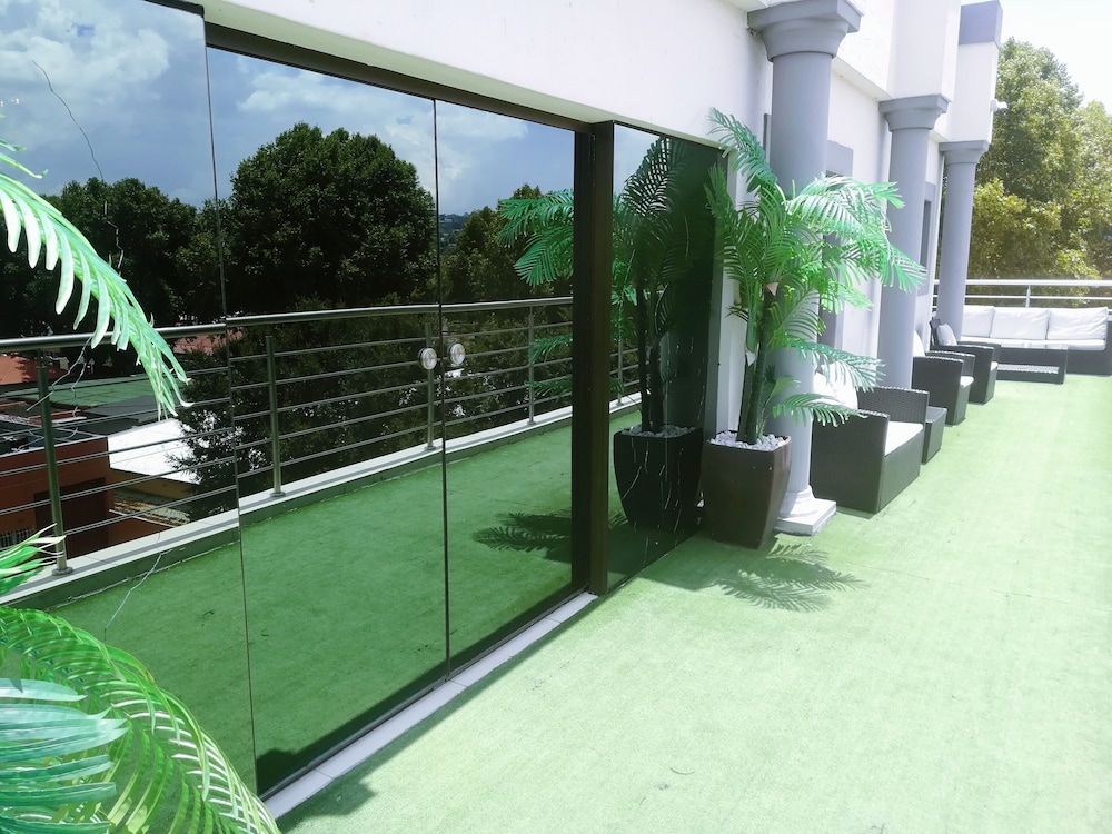 Garden Top Hotel 29/33