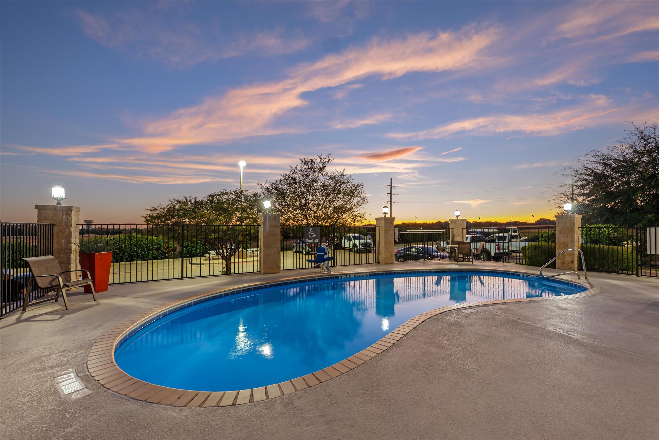 Best Western Plus Killeen/Fort Hood Hotel & Suites 24/27