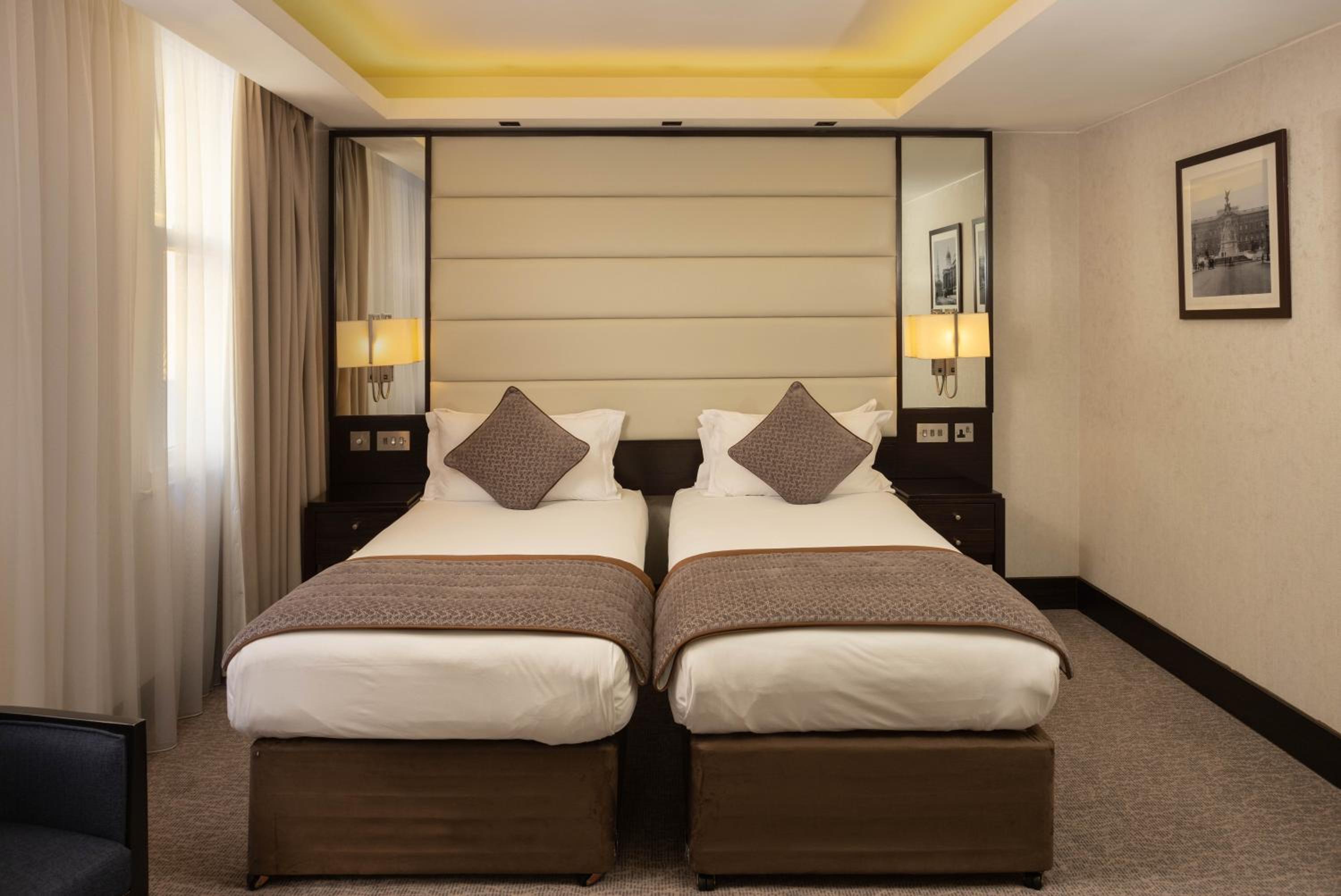 Montcalm, Club, Twin Beds