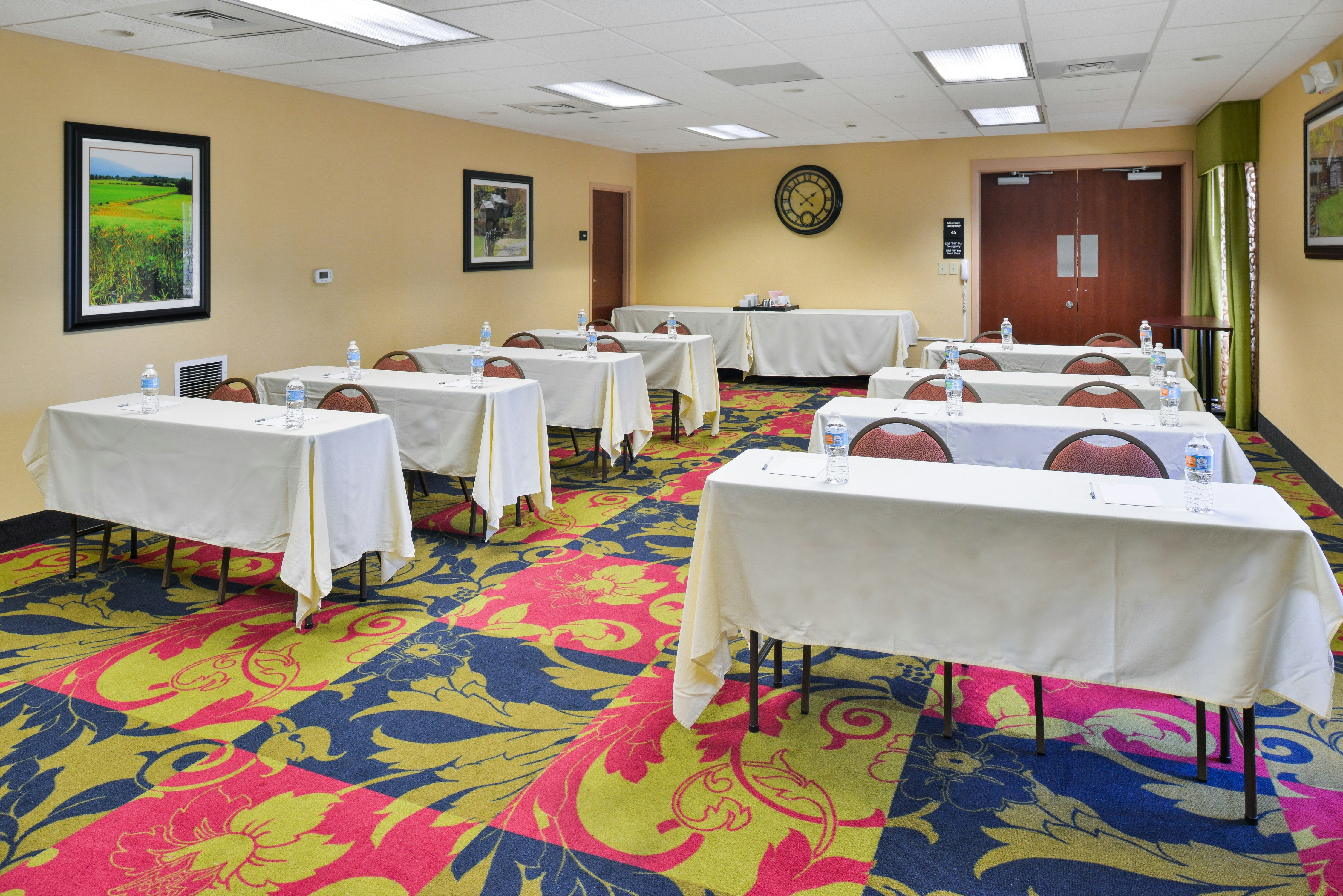 Hampton Inn Waynesboro/Stuarts Draft, VA 37/42
