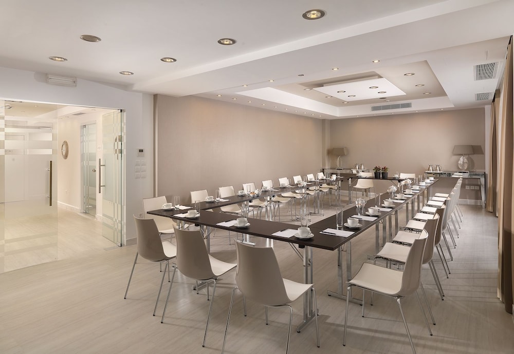 Galaxy Hotel Kavala, Vassilicos House of Hospitality 35/41