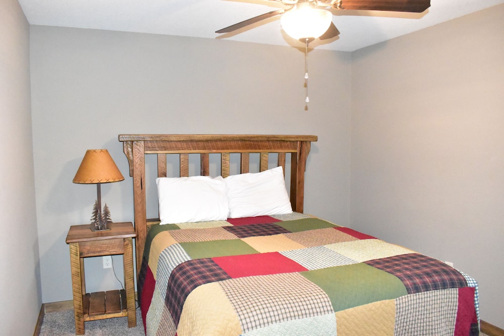 Indian Point Lodge Amp Condominiums 23/73