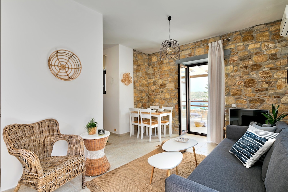 Syra Suites 28/50