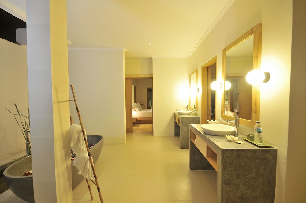 Villa Bali Asri Batubelig 48/50