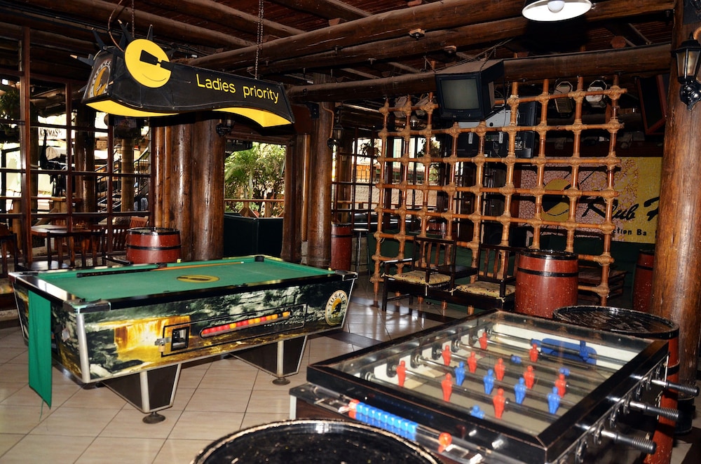 Parklands Shade Hotel 38/41