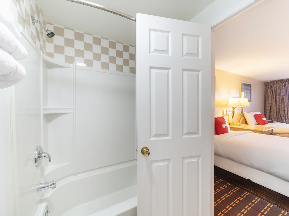 OYO Hotel Starlite Seneca Falls 9/35