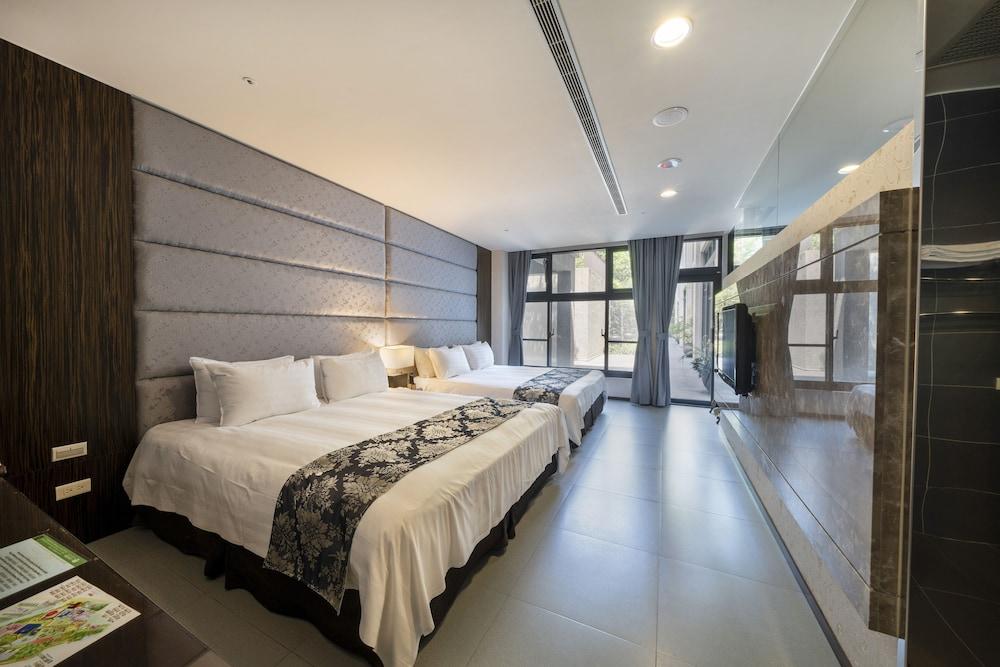 Love, Quadruple, 2 Double Beds