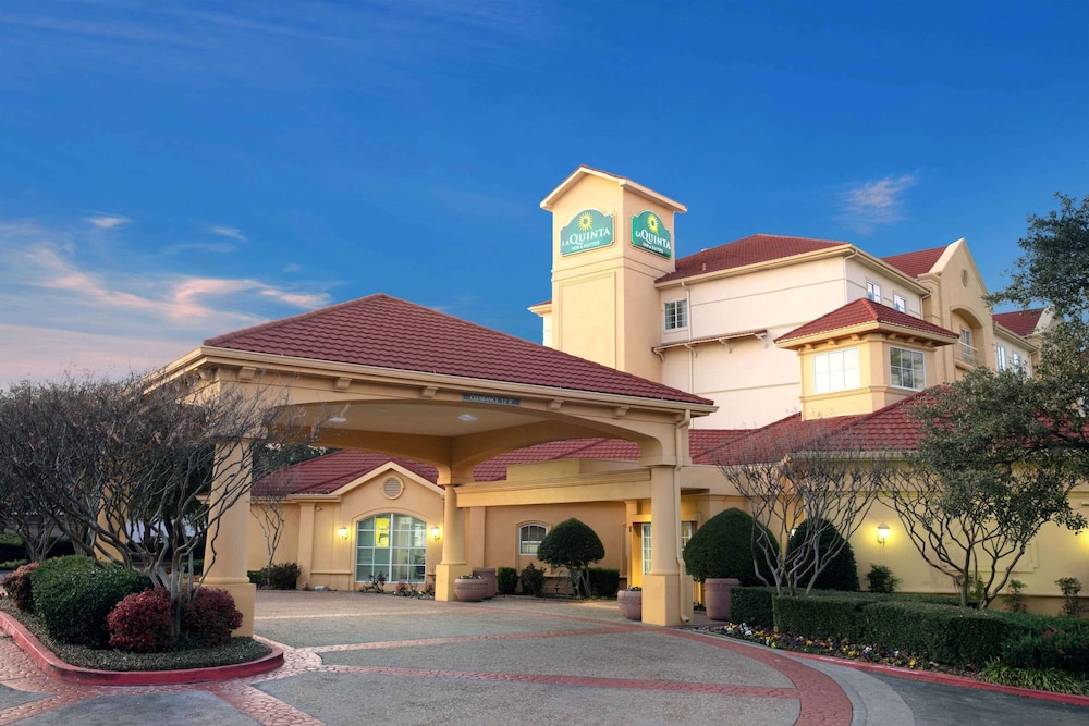La Quinta Inn & Suites by Wyndham Dallas Arlington South 1/66