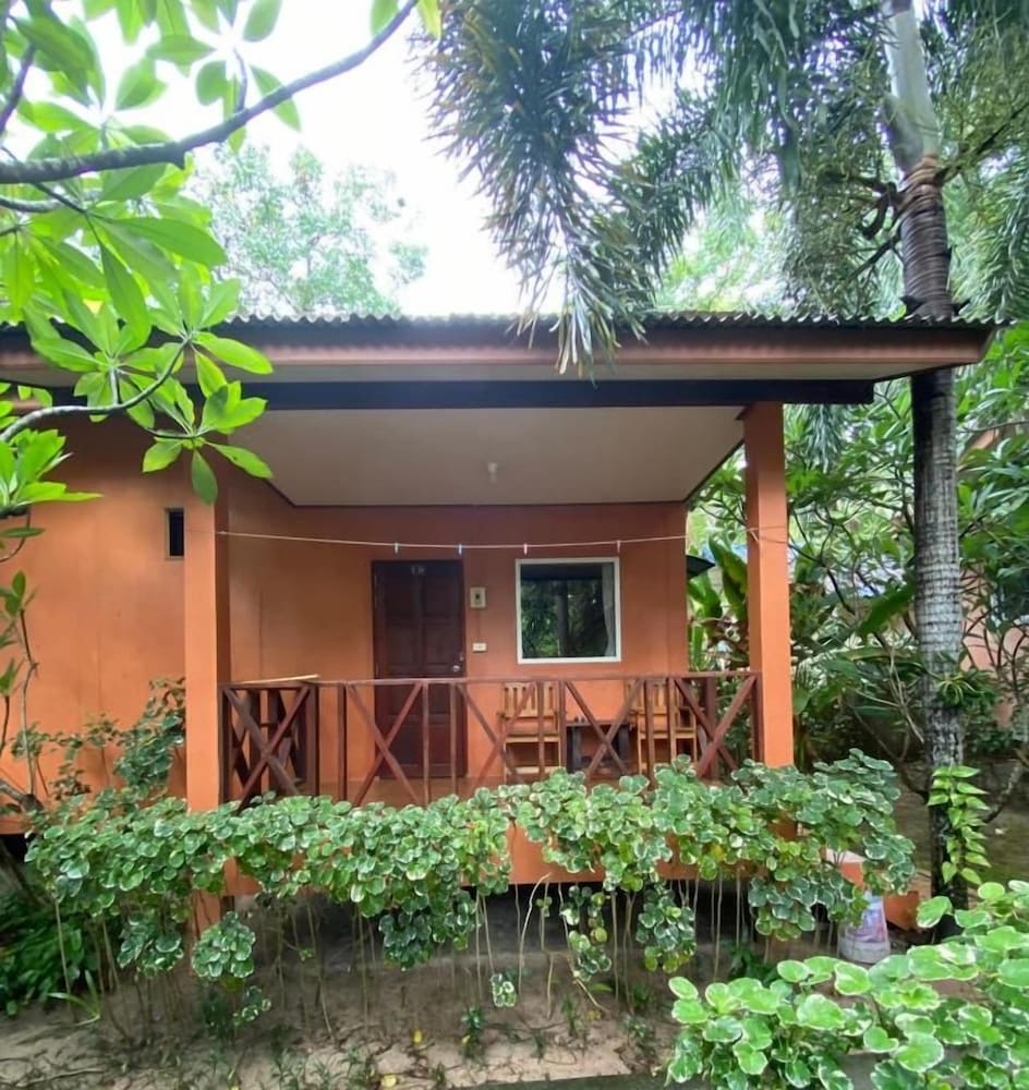 Nat Resort Koh Tao 1/48