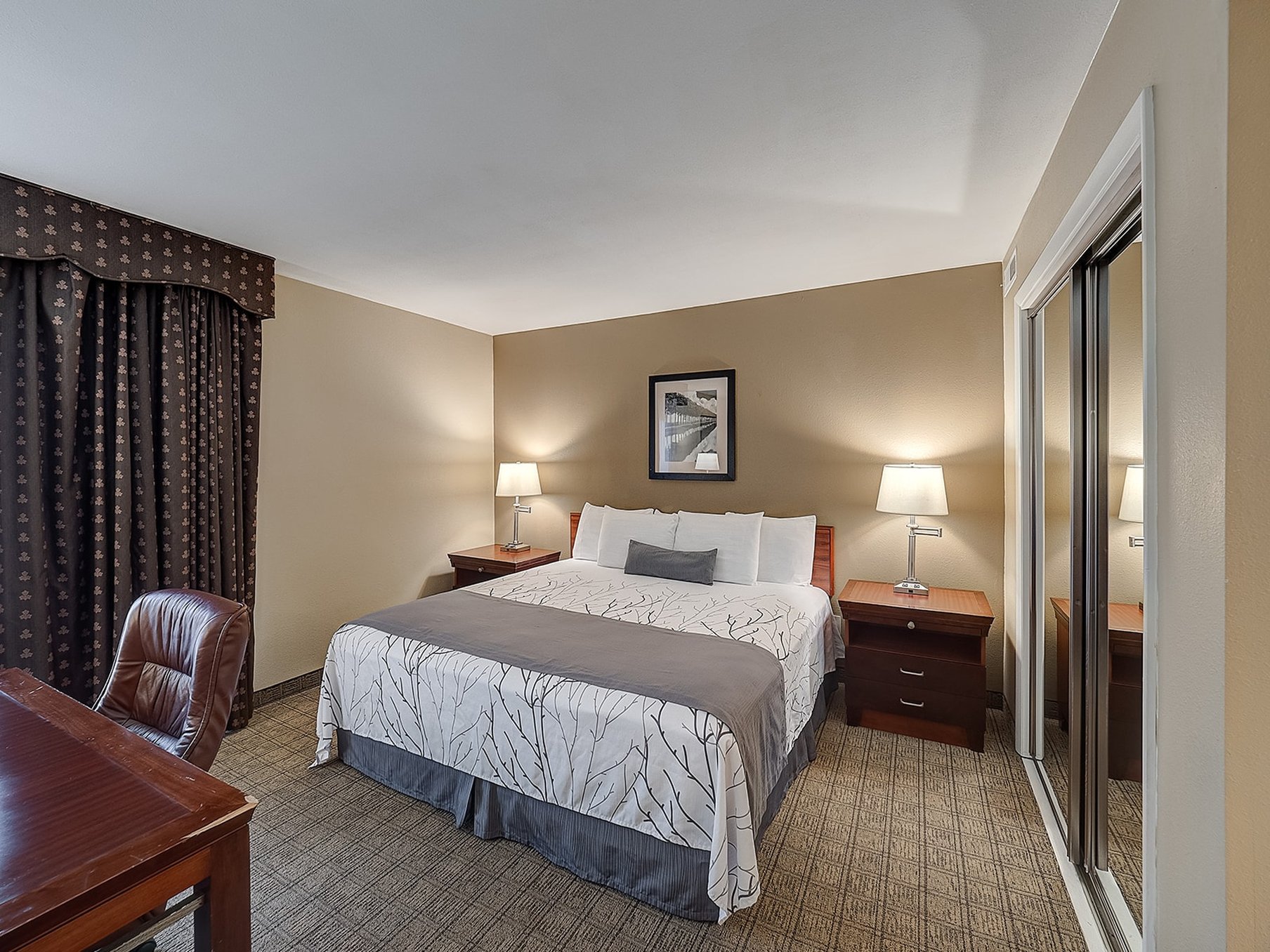 Red Lion Inn & Suites Urbana 15/60