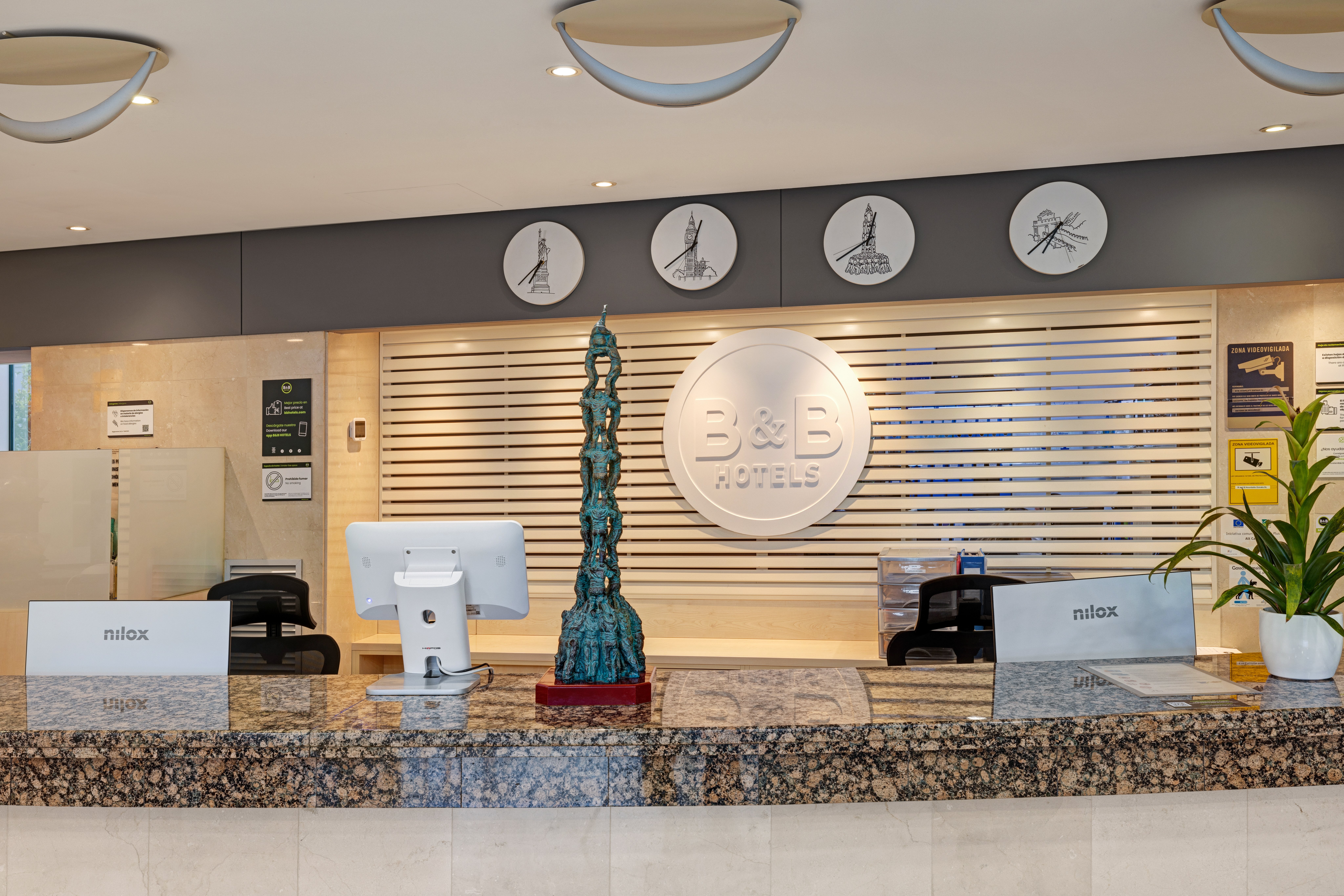 Lobby at B&B HOTEL Tarragona Valls, VALLS