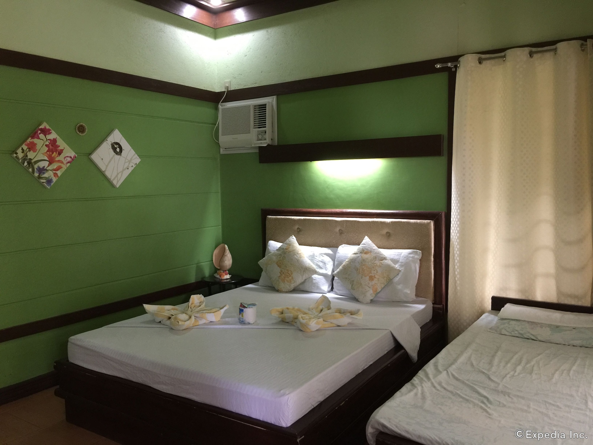 ROOM, SINGLE