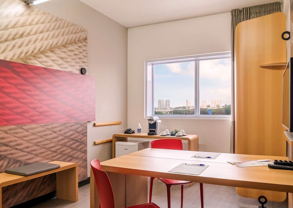 Ibis Paulinia 33/49