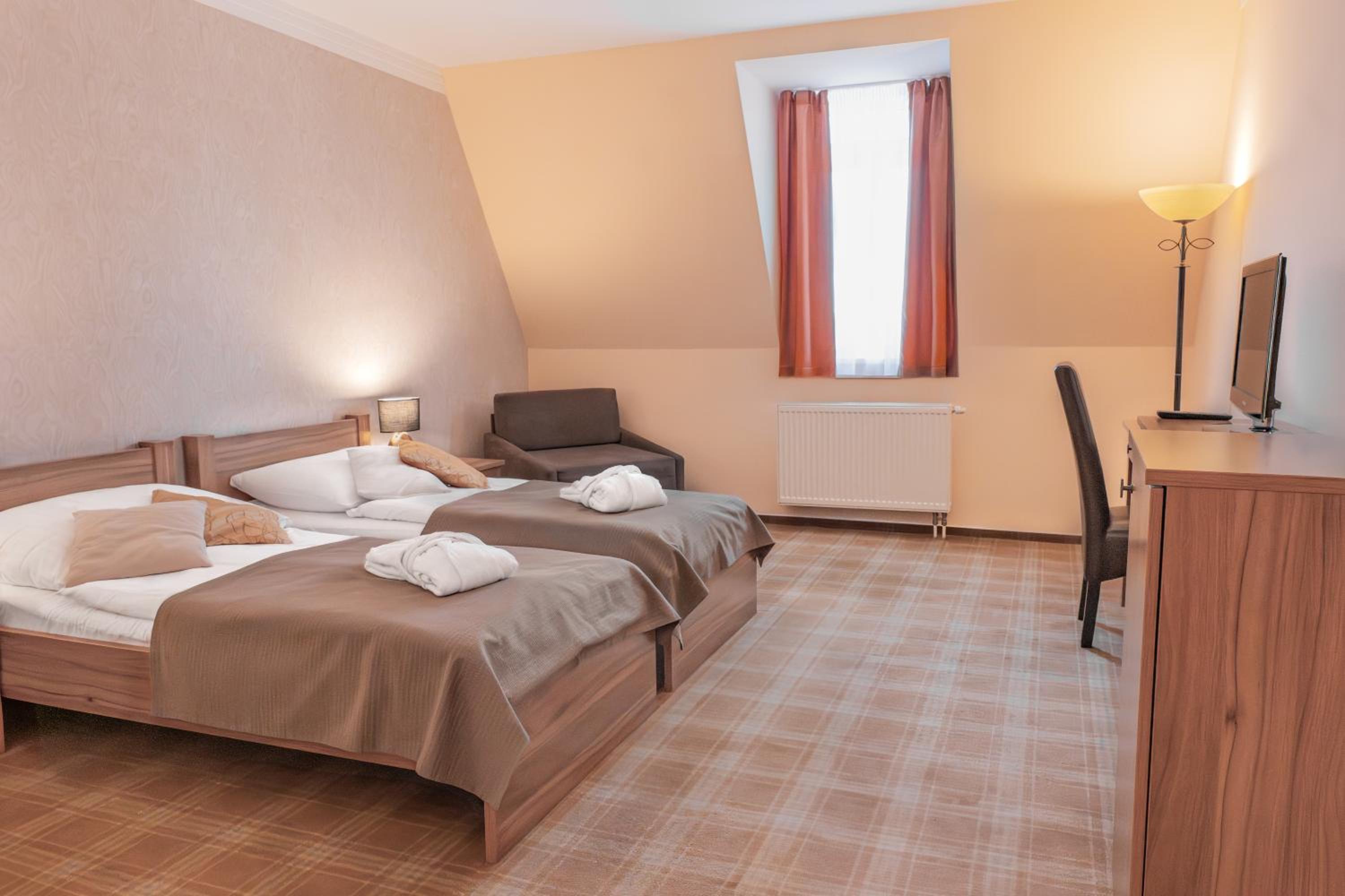 Room, Double Bed, Lake View