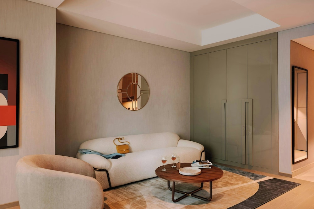 Aura Suites Downtown 14/48