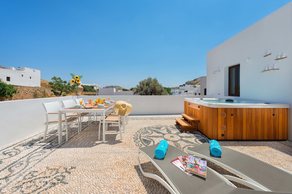HOTEL LINDOS DIAMOND EXCLUSIVE VILLA 30/37