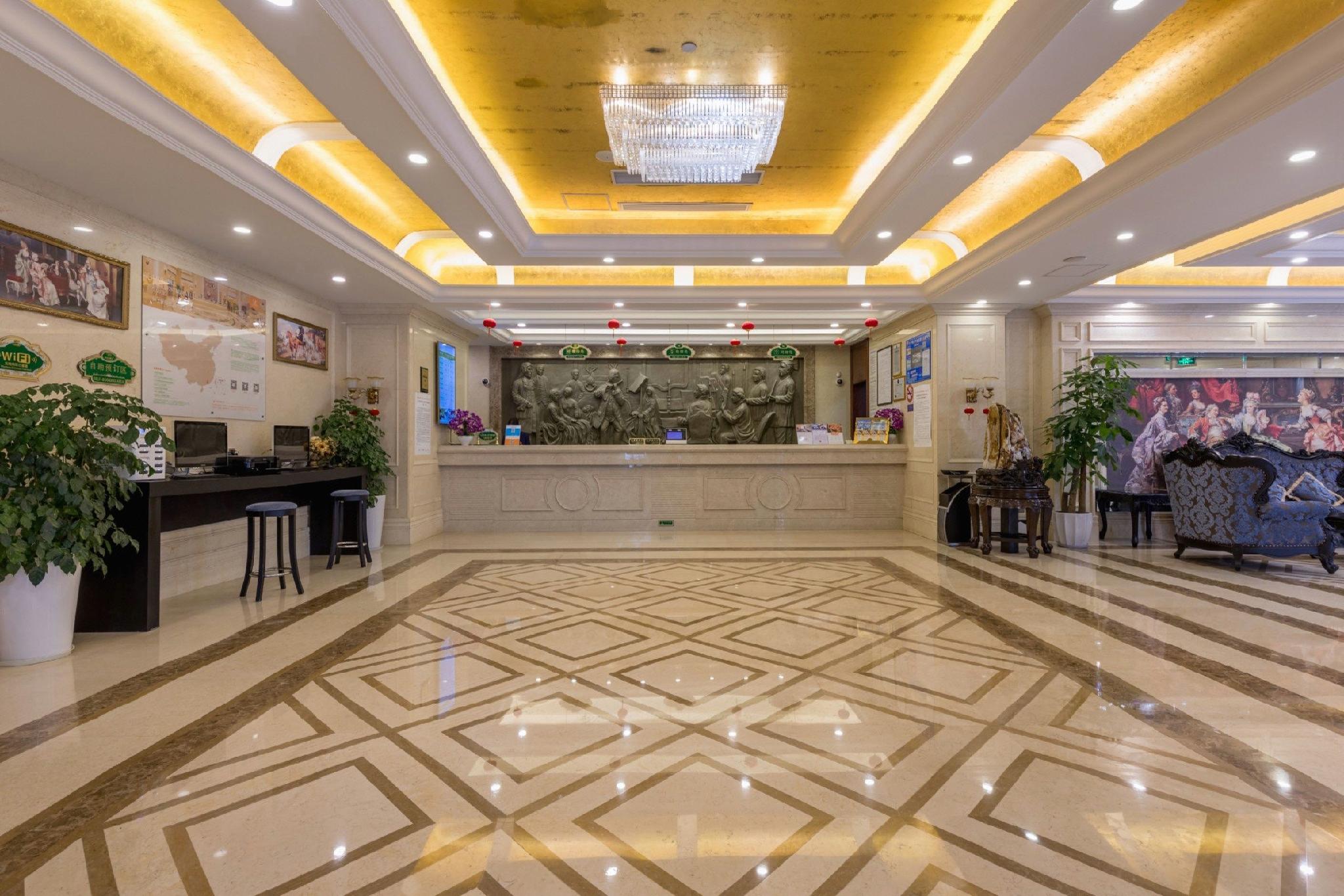 Vienna Hotel Jinshan New City Wanda Plaza 8/30