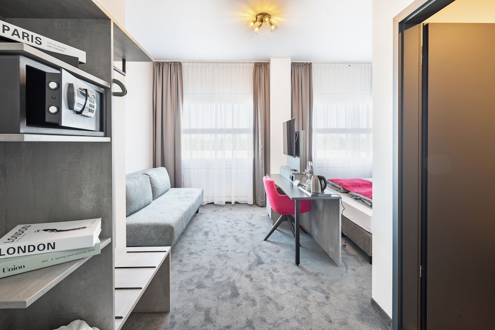 C and N Hotel an der Messe Munchen 30/50