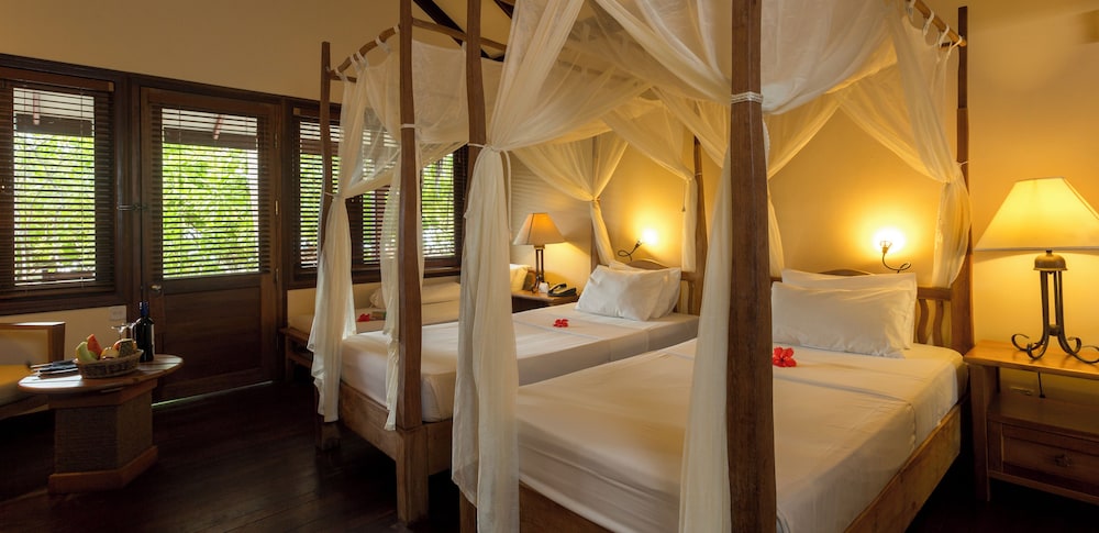 Filitheyo Island Resort 25/151