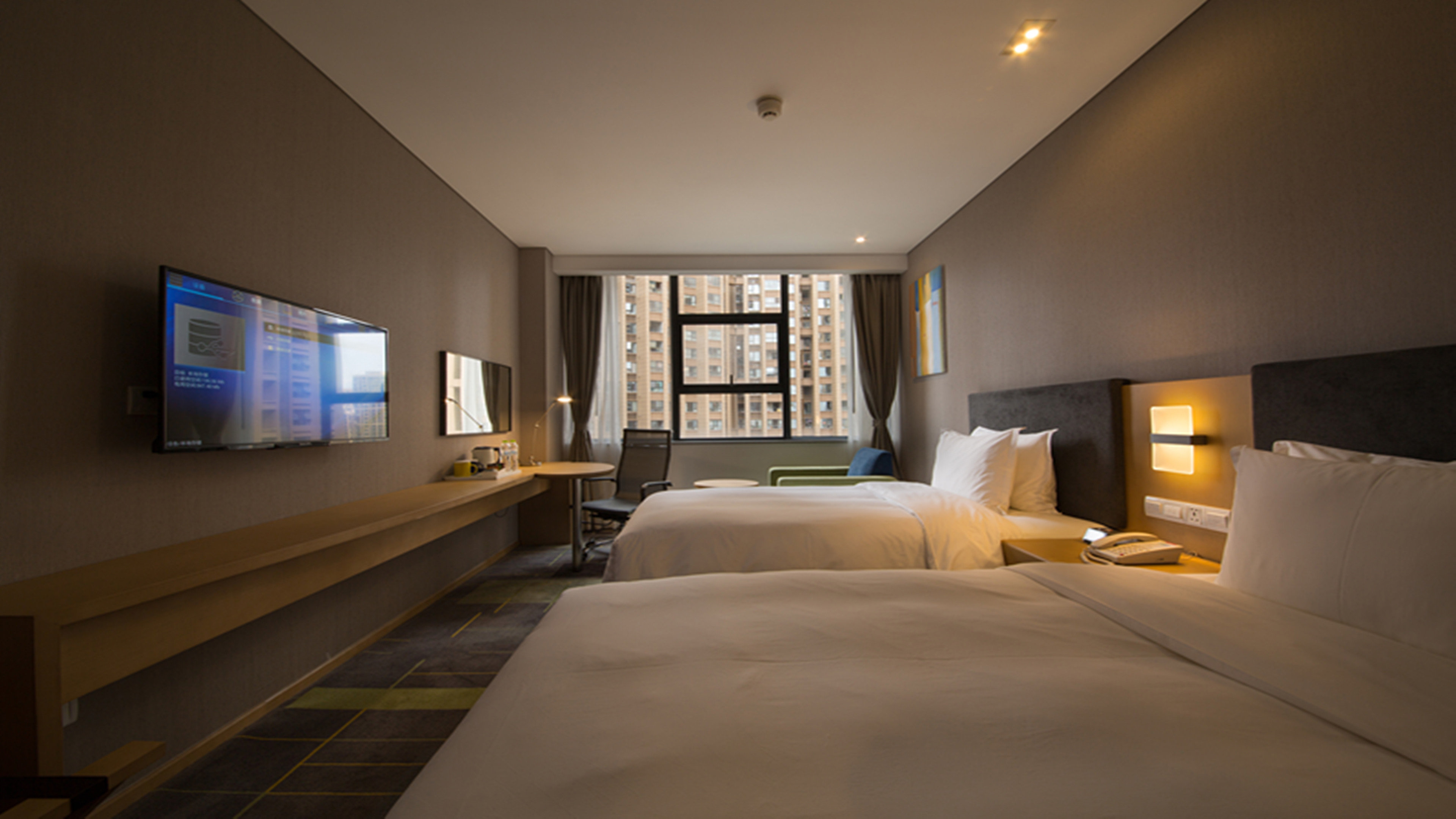 Holiday Inn Express Chengdu Airport Zone 23/75