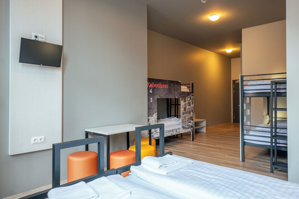 MIXED DORM, 6 BEDS